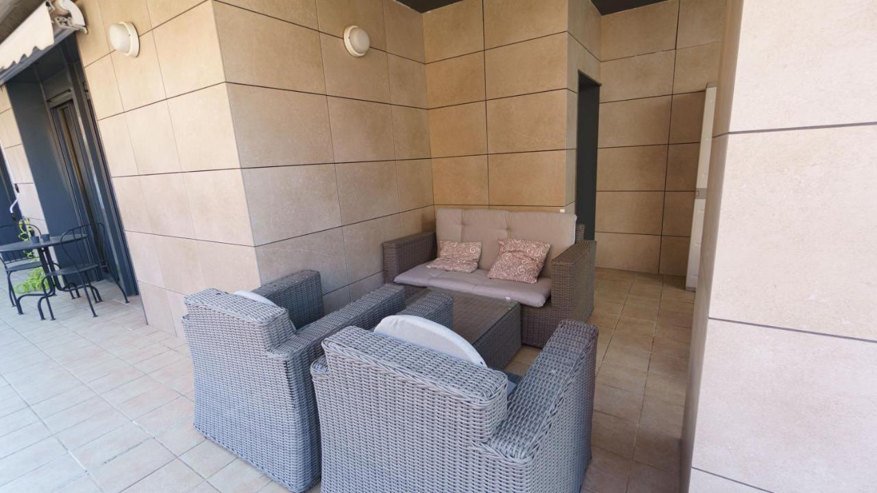 Rentalsevilla Coqueto Apartamento Con Terraza Privada Екстериор снимка